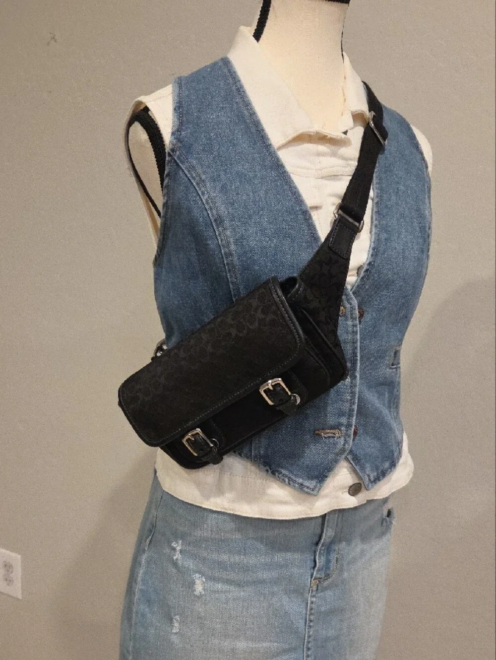 Coach Black Signature Logo Fanny Pack/Belt Bag Small